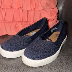 Report Navy Textured Flats